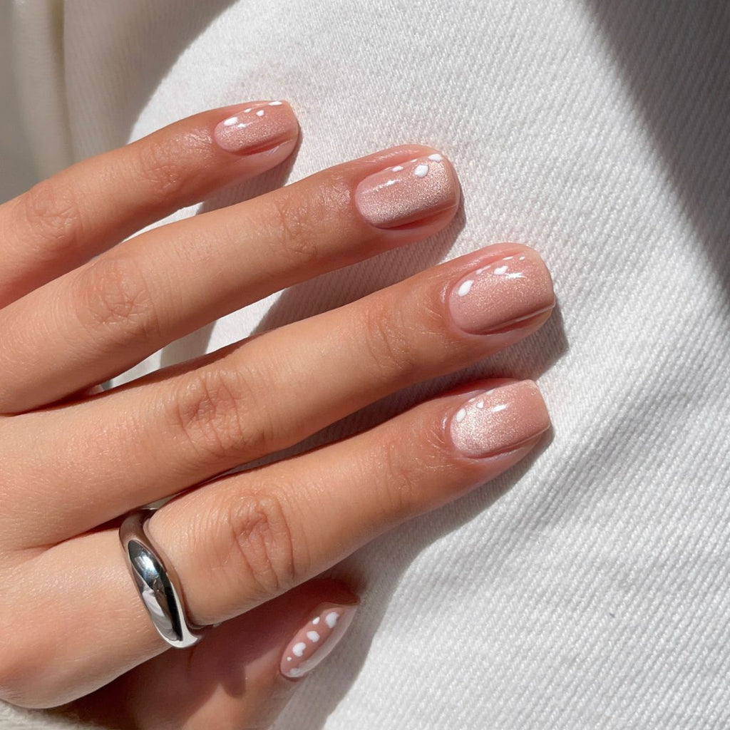 733 Creamy Praline Gloss Semilac 7 ml